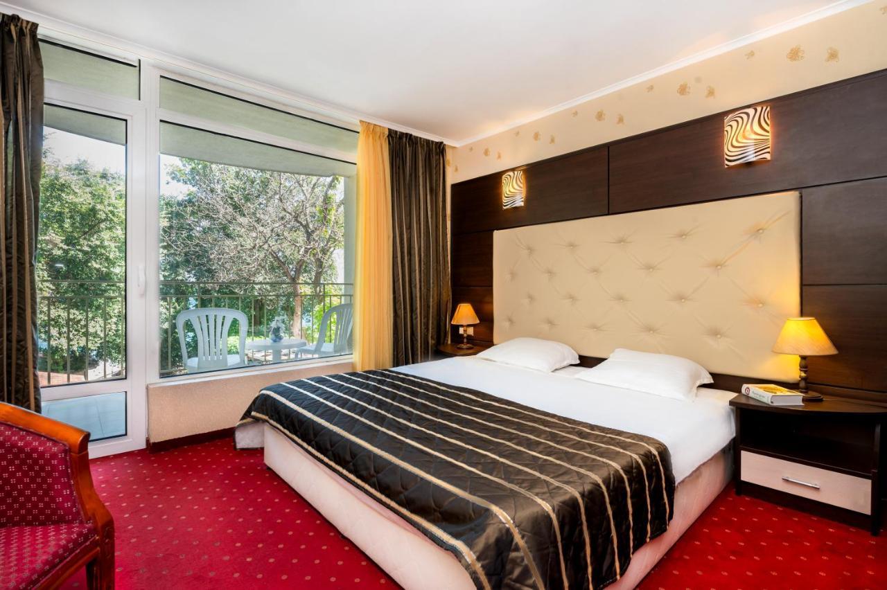 Elpida Hotel Golden Sands Exterior photo